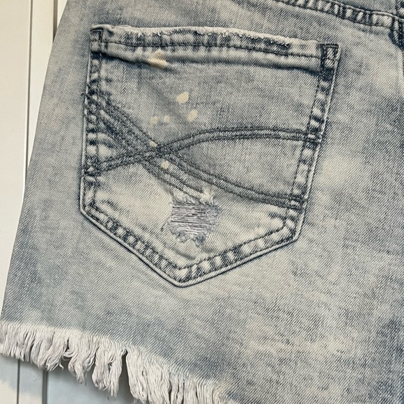 Women’s Aeropostale High Waisted Shorty Jean Shorts - Picture 4 of 9